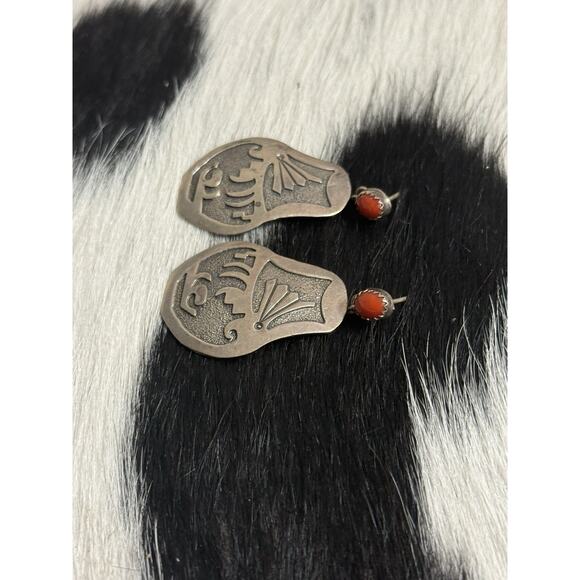 Native American Sterling Silver Red Coral Pottery Story Teller Post Earrings - Picture 5 of 9